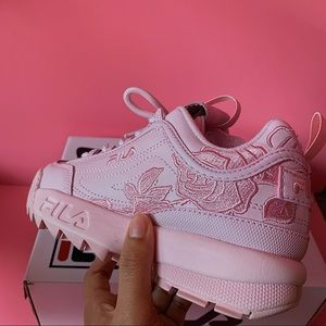 Light Pink Filas